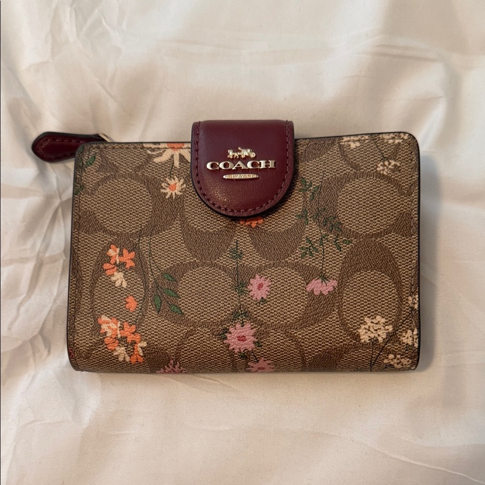 Coach Medium Corner Zip Wallet in signature canvas and wildflower design